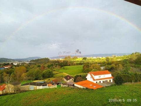 Piso de 83 m<sup style='color: #000;'>2</sup> con 3 habitaciones y 2 baños en Sillobre.